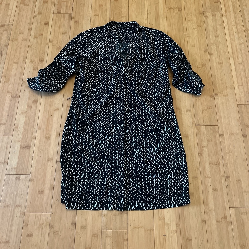 Express Black and White Sheath Dress with Cuffed Sleeves